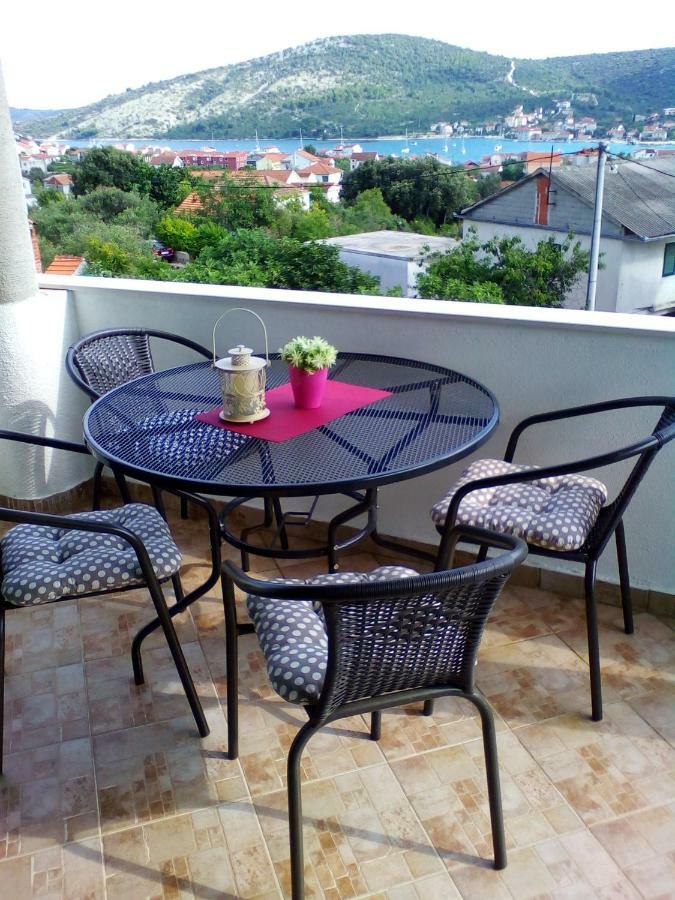 Apartment Silvija Vinisce Exterior photo